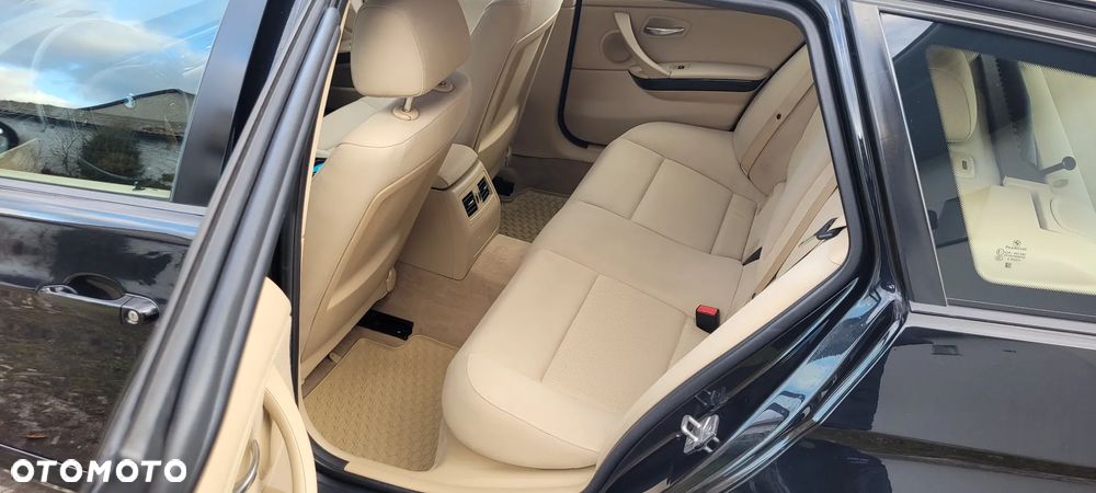 BMW Seria 3 - 38