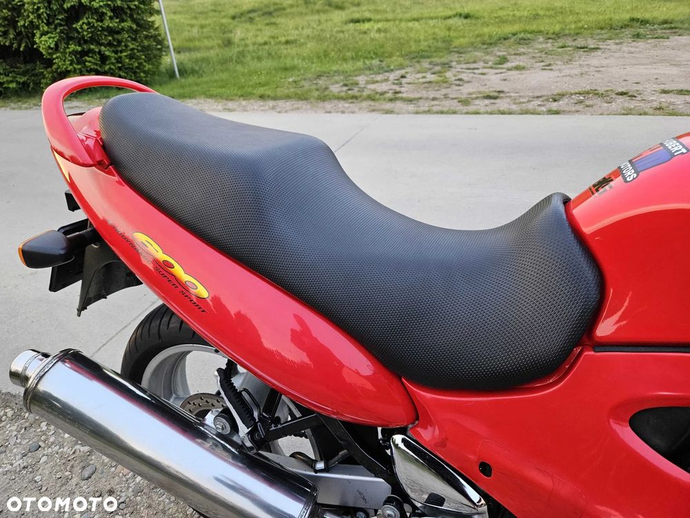 Suzuki GSX - 32