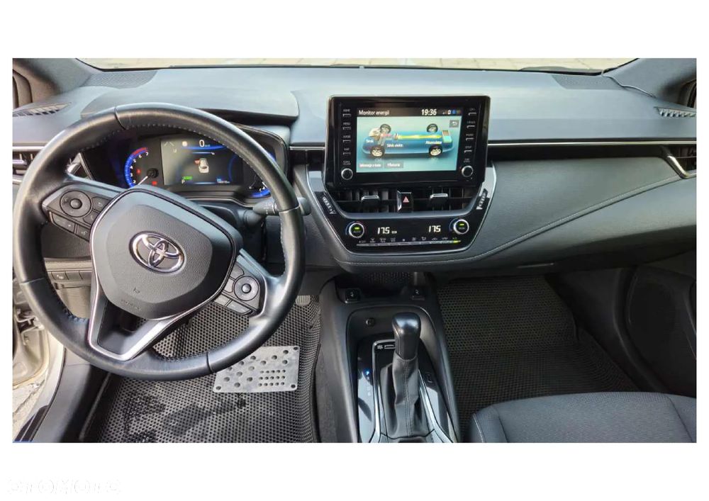 Toyota Corolla 1.8 Hybrid Comfort - 22