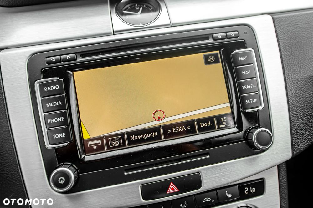 Volkswagen Passat Variant 2.0 TDI DSG BlueMotion Technology Highline - 29