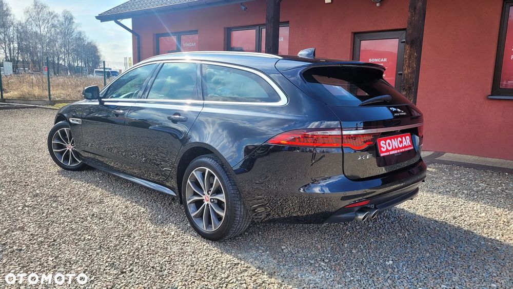 Jaguar XF 20d Portfolio - 3