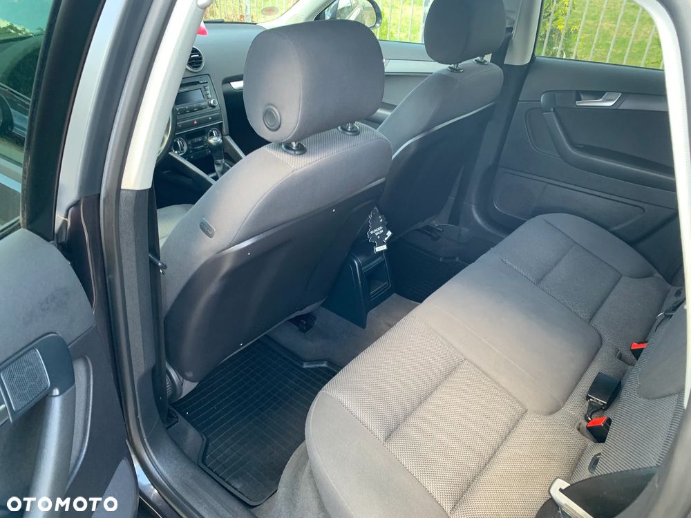 Audi A3 Sportback 1.6 TDI DPF Ambition - 10