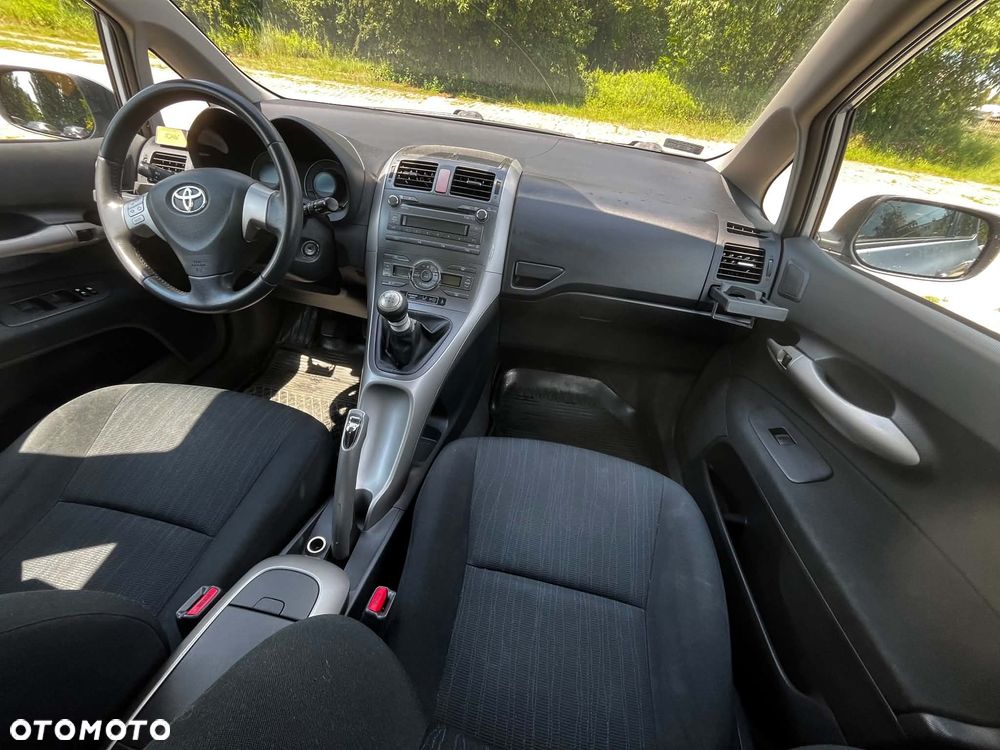 Toyota Auris 2.0 D-4D Luna - 16