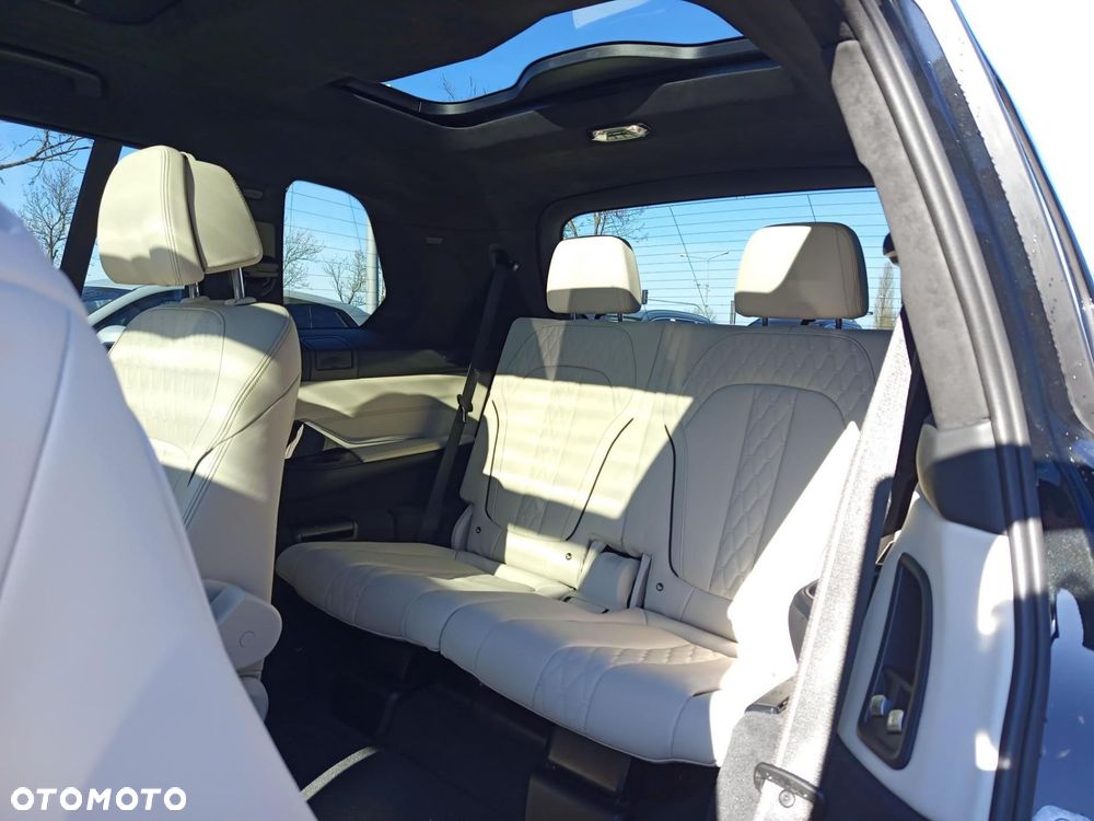 BMW X7 - 23