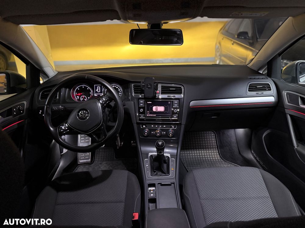 Volkswagen Golf 1.6 TDI Comfortline - 10