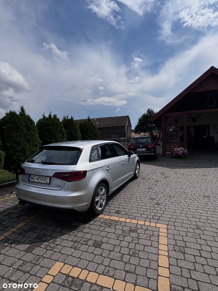 Audi A3 Sportback 1.4 TFSI Ambiente - 2