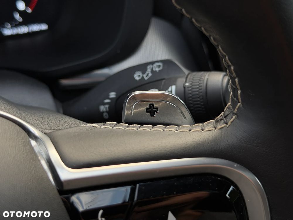 Volvo XC 60 T6 AWD Geartronic RDesign - 34