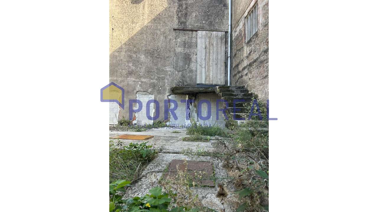 Prédio / Armazém em Milheirós - Grande imagem: 3/15