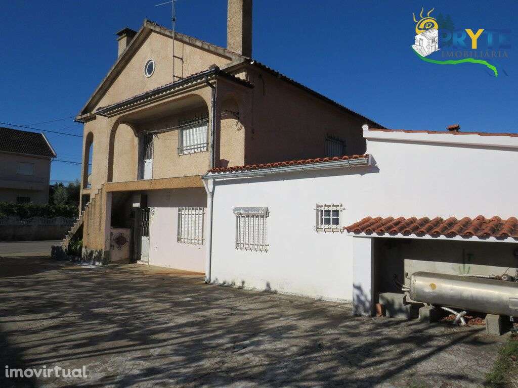 Moradia com comércio e terreno situada perto da Sertã - Grande imagem: 3/52