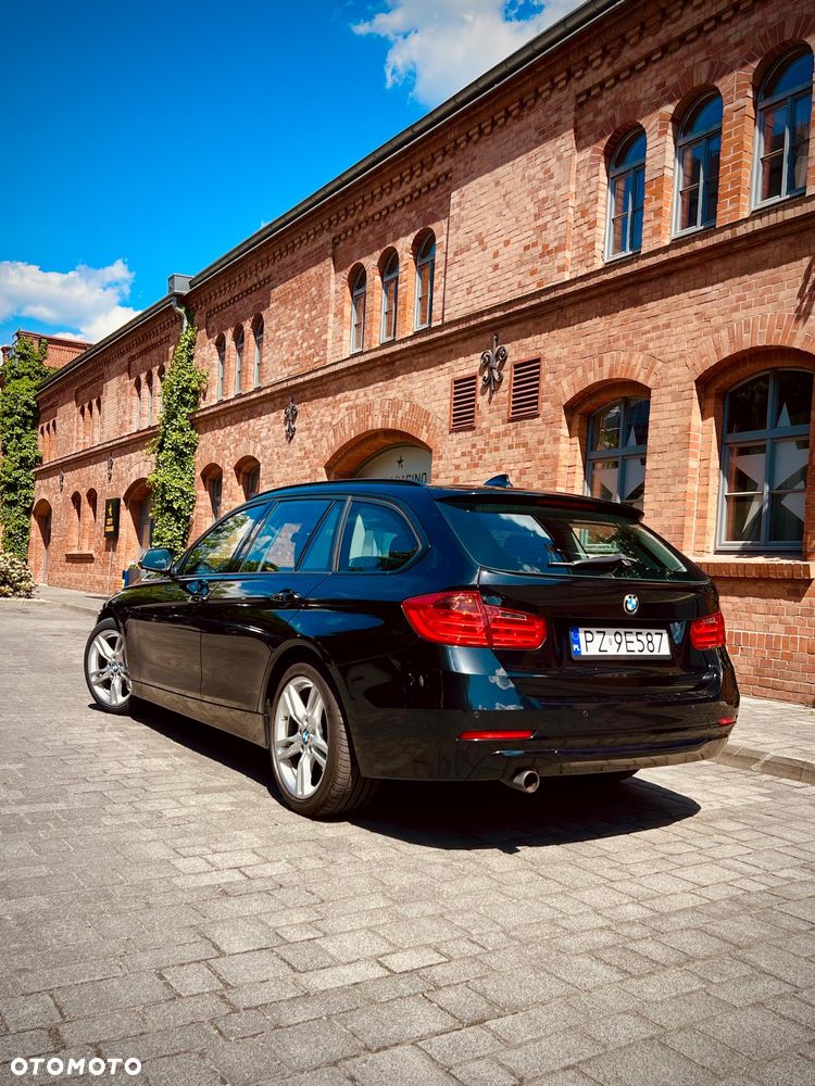 BMW Seria 3 320i Sport Line - 4