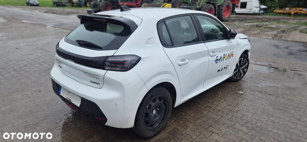 Peugeot 208 1.2 PureTech Active S&S EAT8 - 11