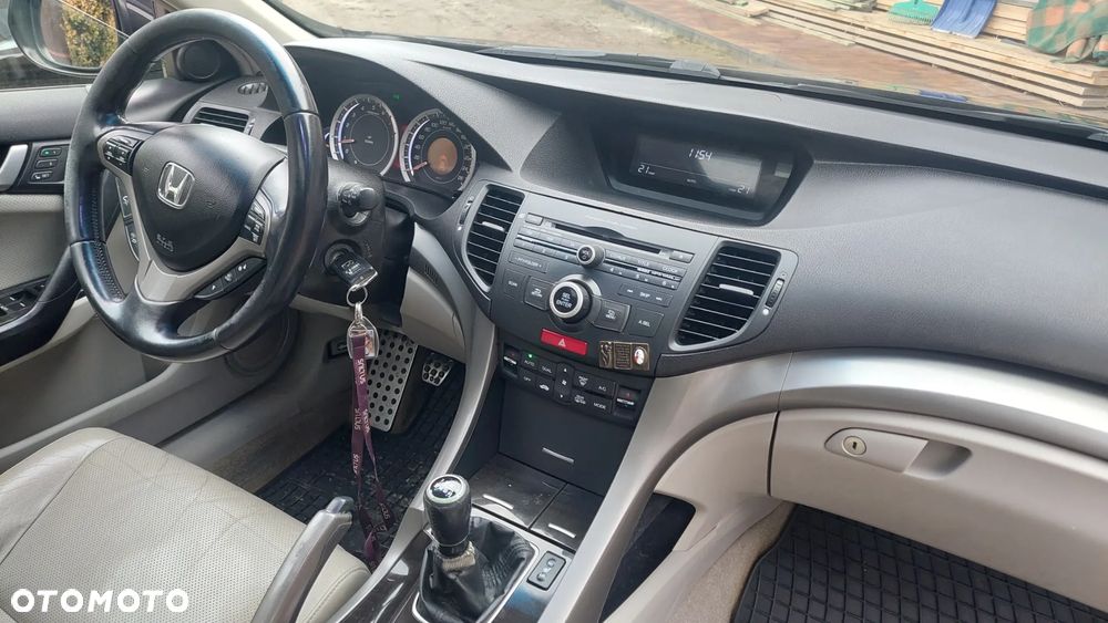 Honda Accord 2.0 Executive - 10
