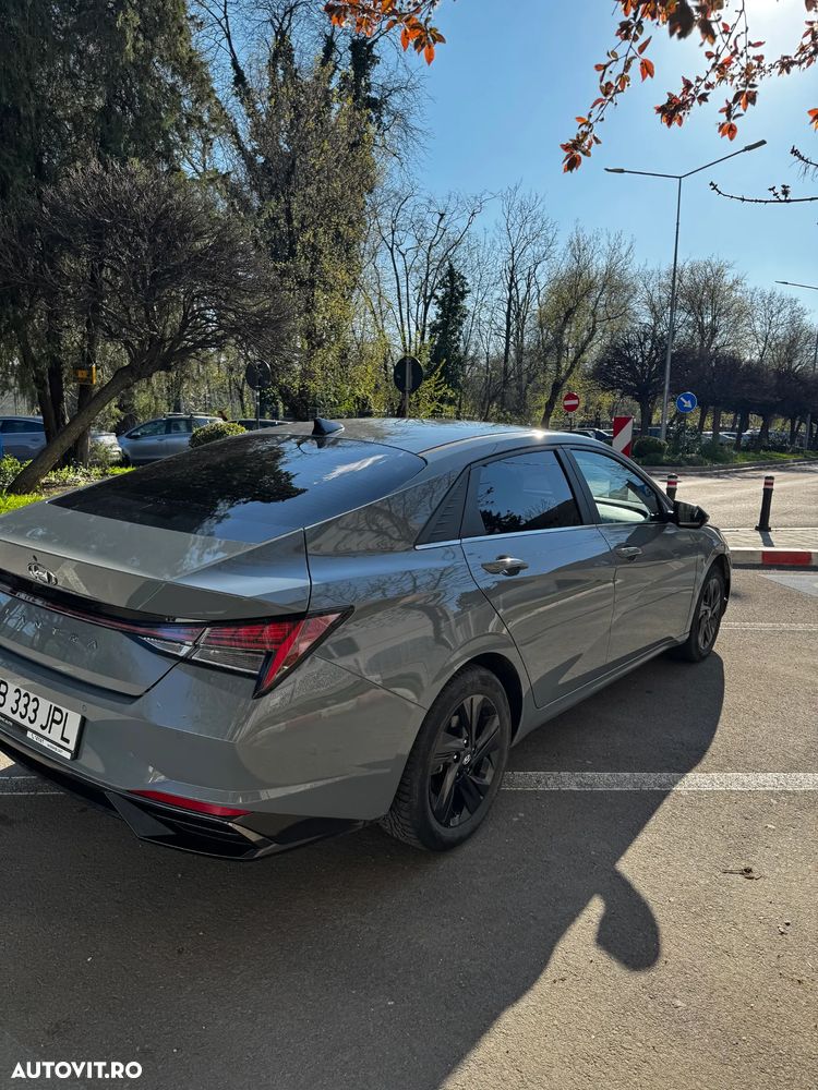 Hyundai Elantra 1.6 l 123 CP 6MT Highway - 5