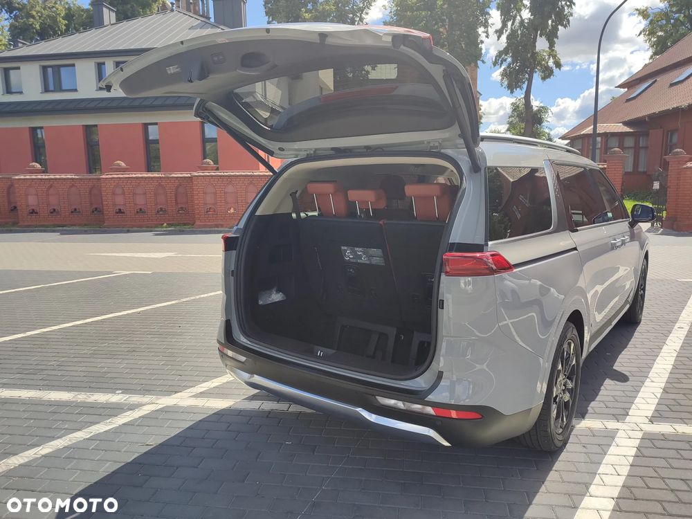 Kia Carnival - 7