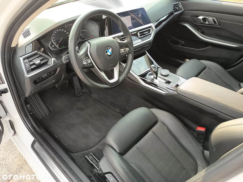 BMW Seria 3 320d xDrive - 7