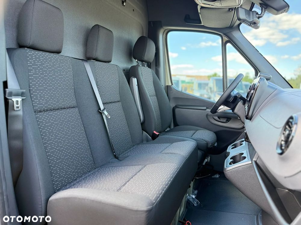 Mercedes-Benz Sprinter - 19