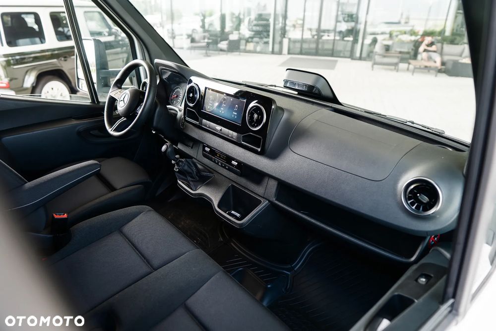 Mercedes-Benz Sprinter - 9