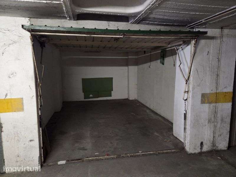 Box fechada, em Alfragide - Grande imagem: 5/7