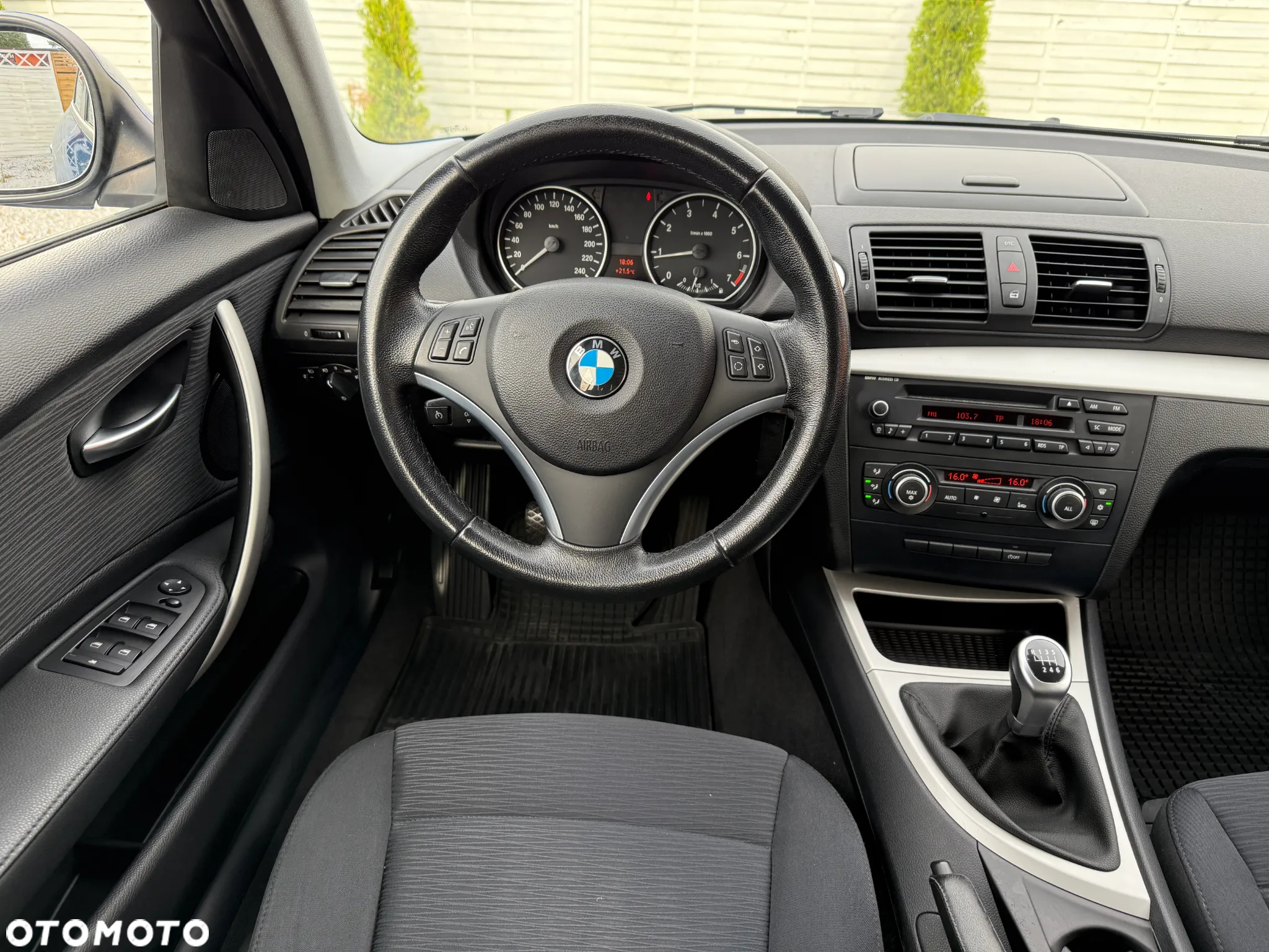 BMW Seria 1 116i - 6