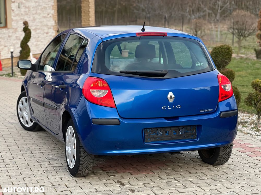 Renault Clio 1.2 16V 75 Collection - 4