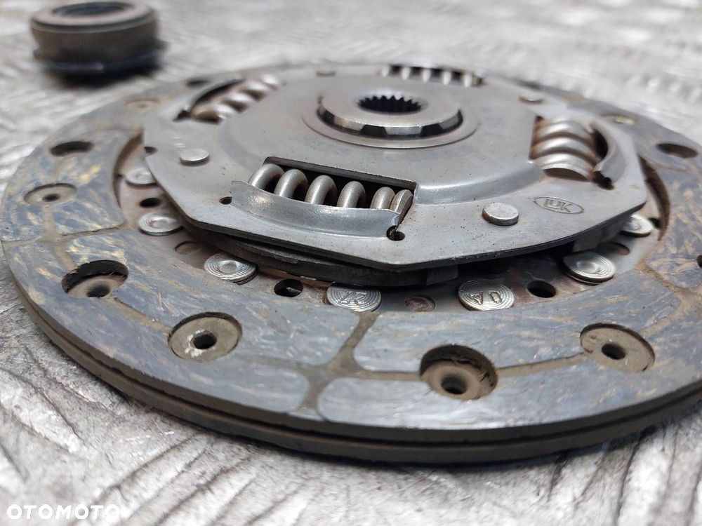 SPRZĘGŁO TARCZA + DOCISK + ŁOŻYSKO OPOROWE FIAT PANDA II 1.1 8V - 3