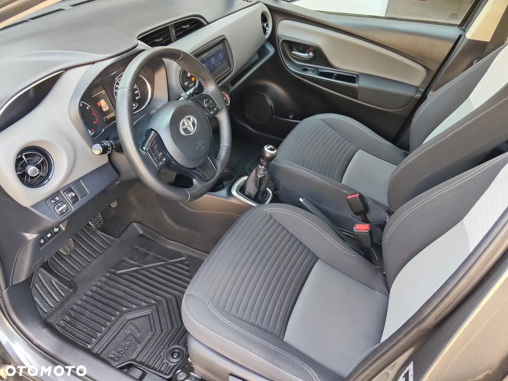 Toyota Yaris 1.5 Premium - 11
