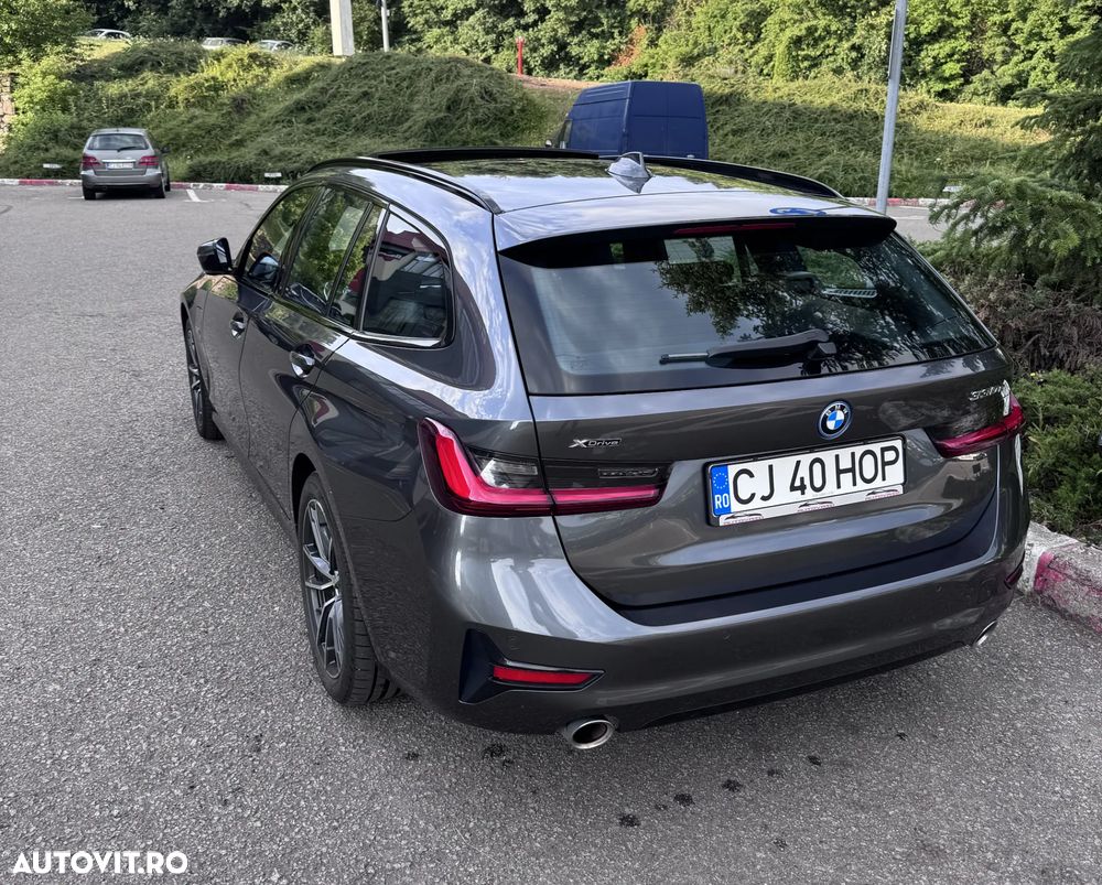 BMW Seria 3 330e xDrive Aut. Sport Line - 2