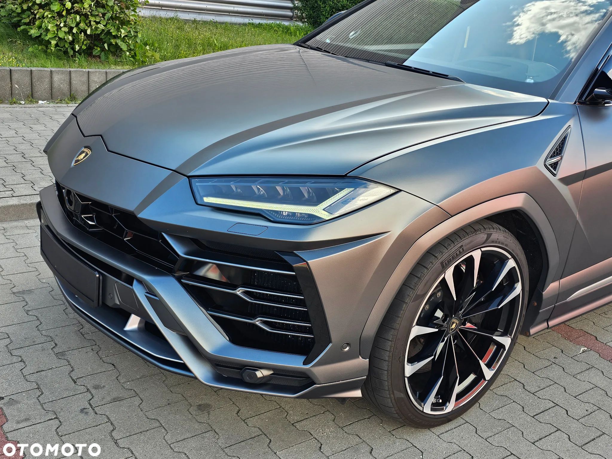 Lamborghini Urus Standard - 1