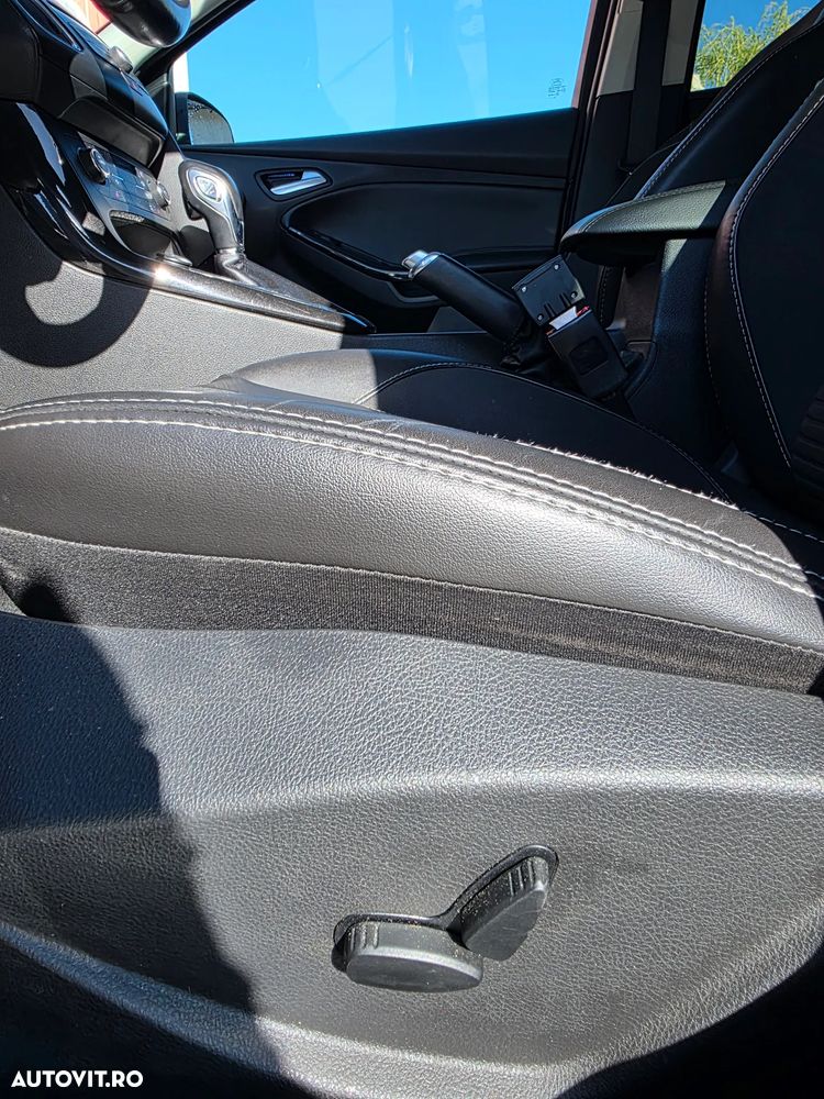 Ford Focus 2.0 TDCI Powershift Titanium - 17