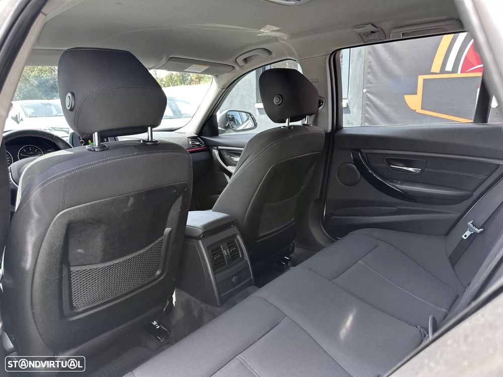 BMW 318 d Sport Line - 31