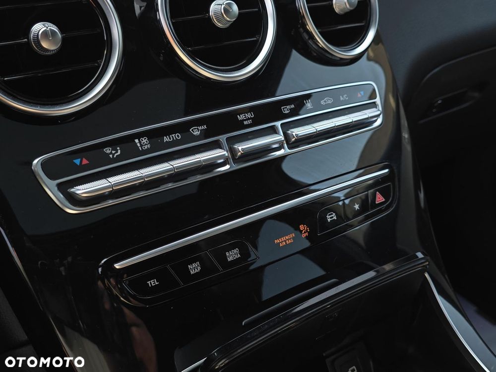Mercedes-Benz GLC - 21