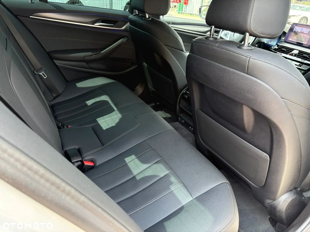BMW Seria 5 520d xDrive MHEV M Sport sport - 26