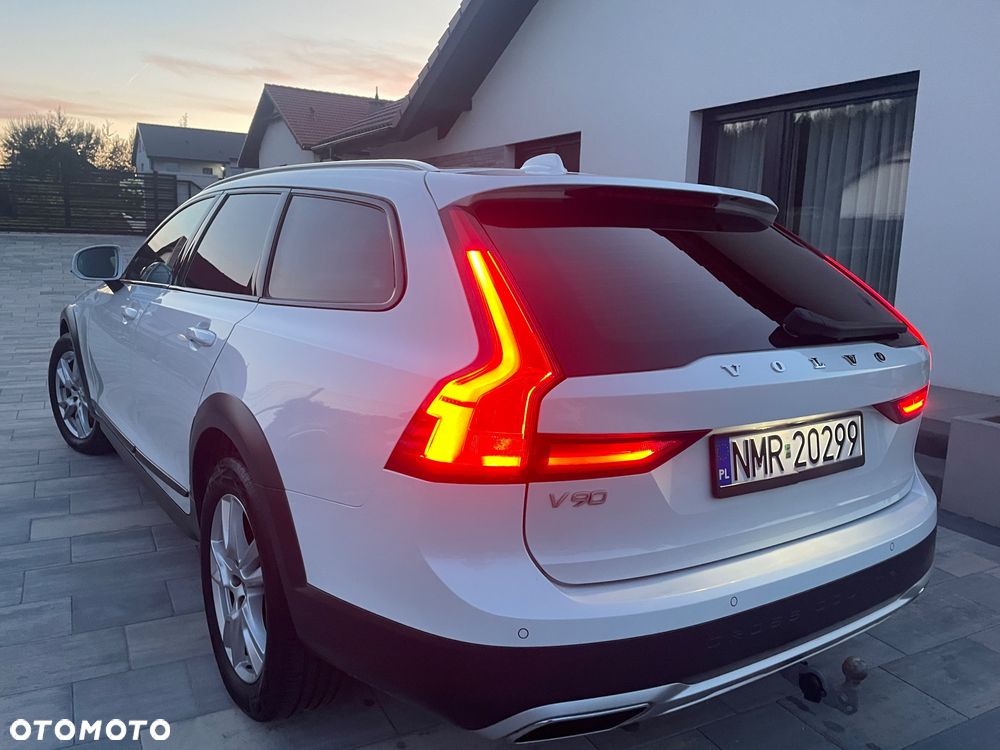 Volvo V90 Cross Country D5 AWD Geartronic Pro - 24