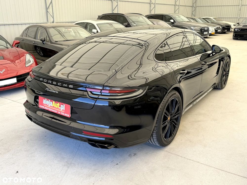 Porsche Panamera - 8
