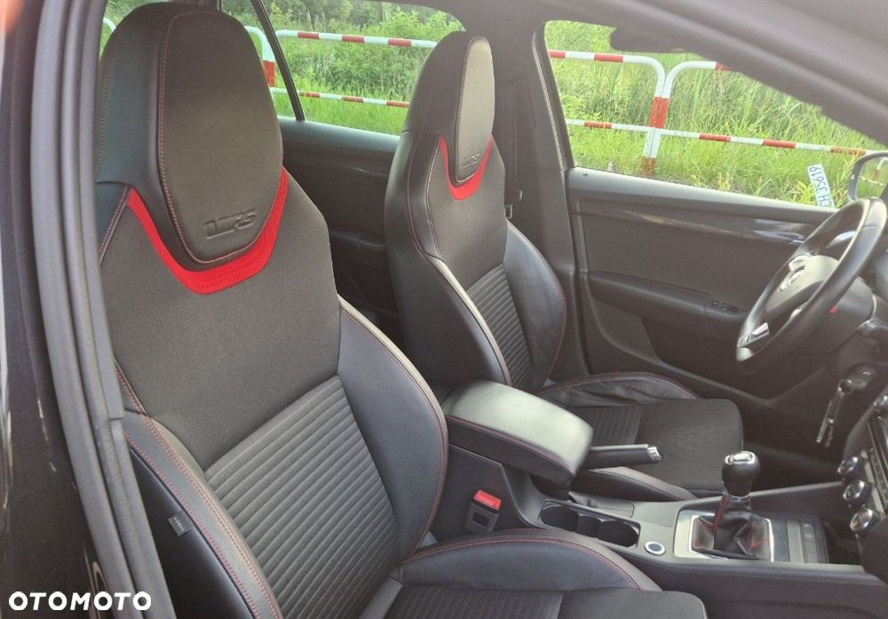 Skoda Octavia Combi 2.0 TDI (Green tec) RS - 31