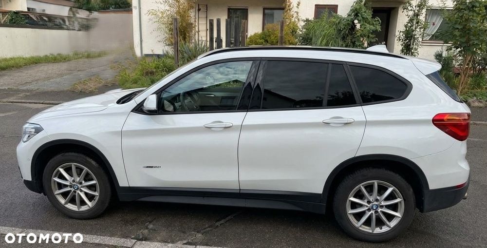 BMW X1 sDrive18i - 36