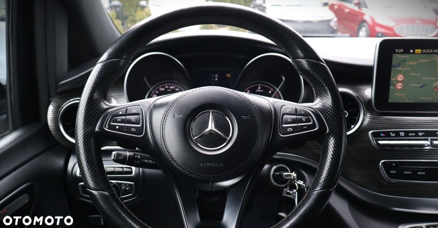 Mercedes-Benz Klasa V - 26