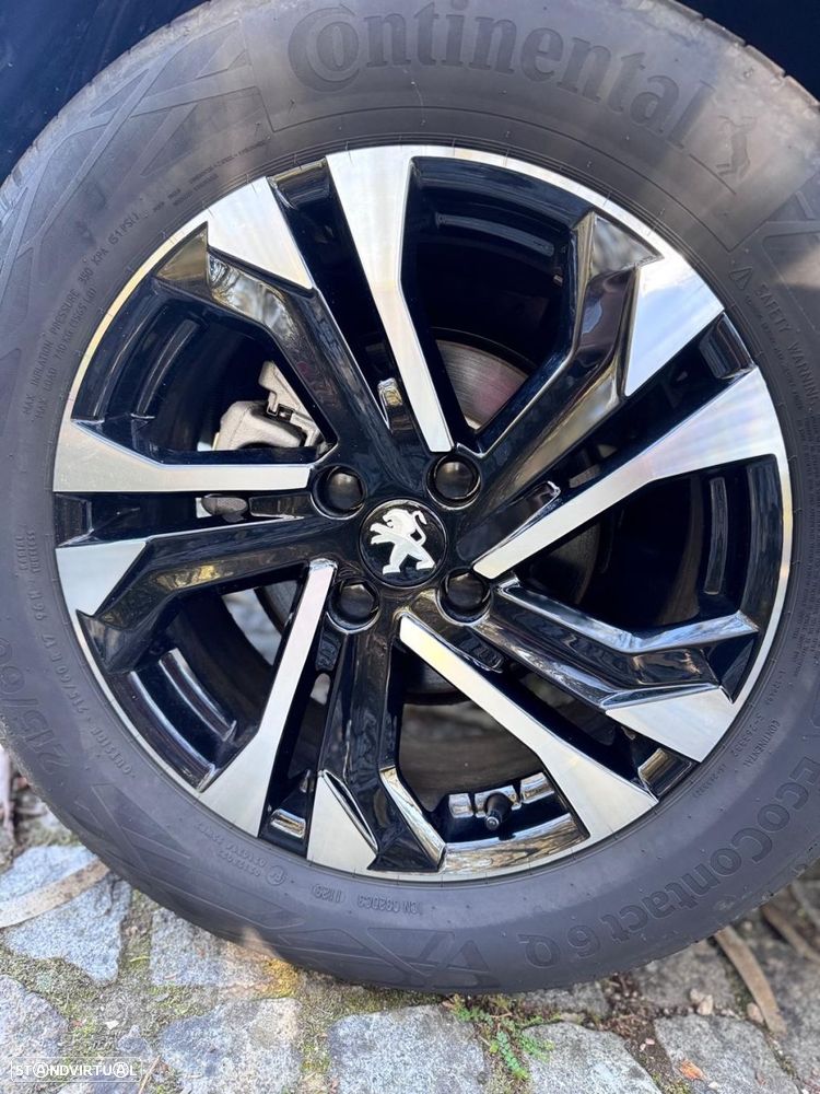 Peugeot e-2008 50 kWh GT - 29