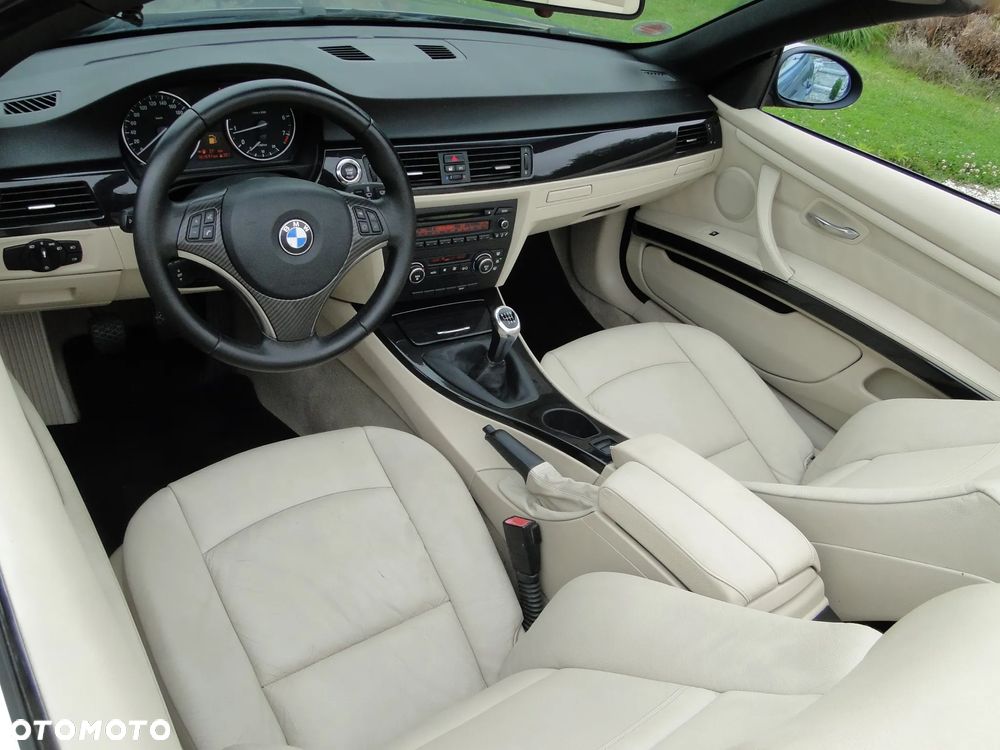 BMW Seria 3 320i - 34