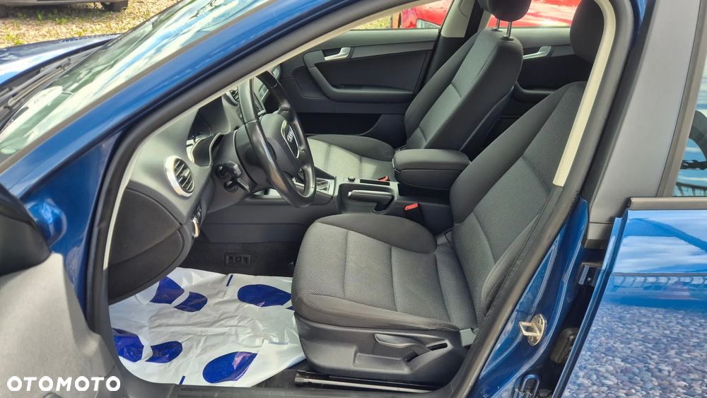 Audi A3 Sportback 1.6 TDI DPF Attraction - 4