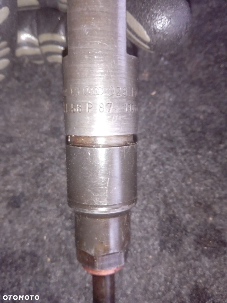 VW PASSAT B5  1.9 TDI 90 WTRYSK BOSCH KBEL58P87 028130201G - 3