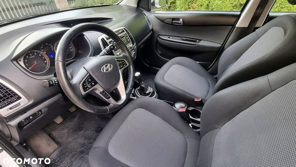Hyundai i20 - 11