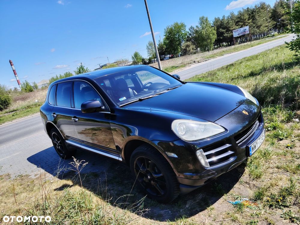 Porsche Cayenne - 1