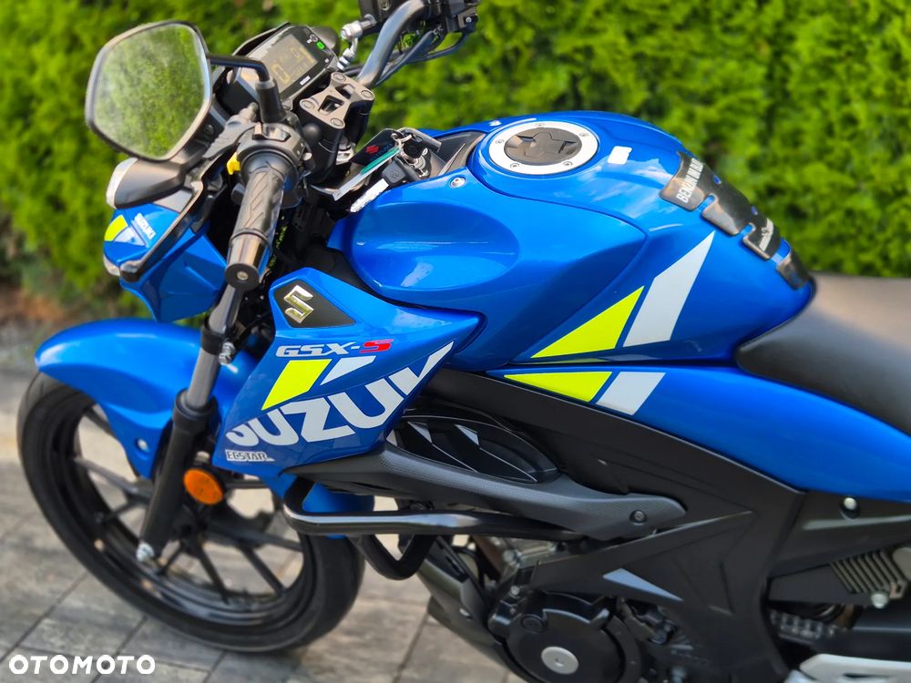 Suzuki GSX - 15
