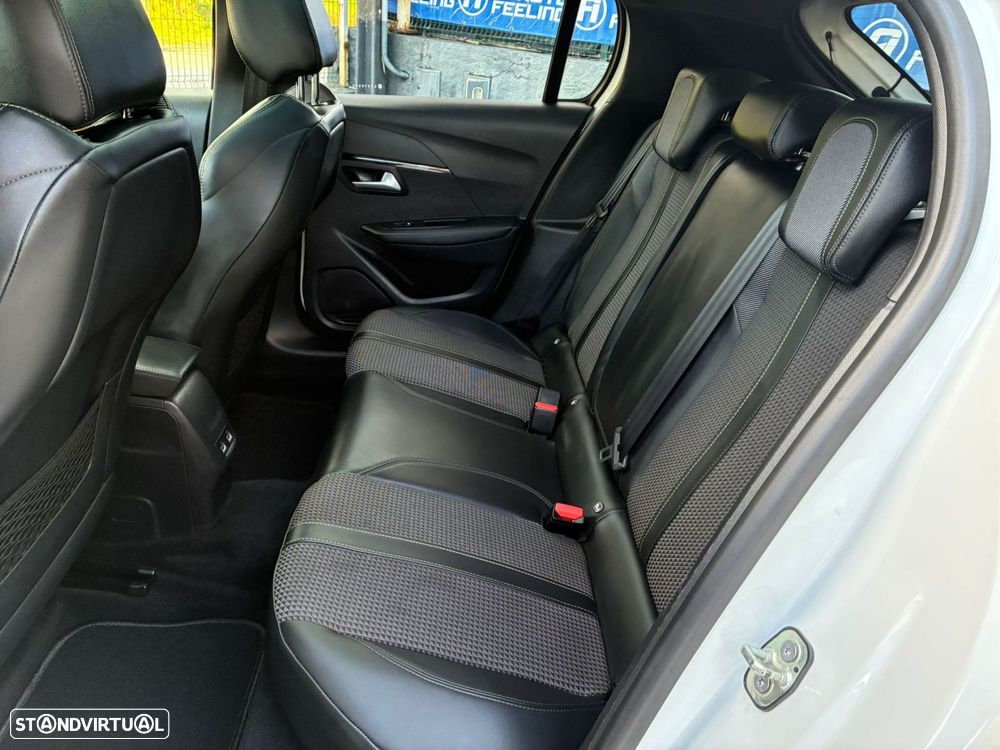 Peugeot 208 - 27