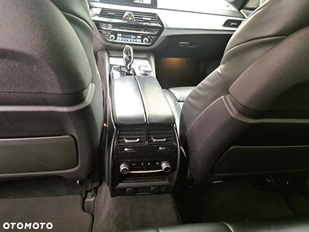 BMW Seria 5 540d xDrive - 13