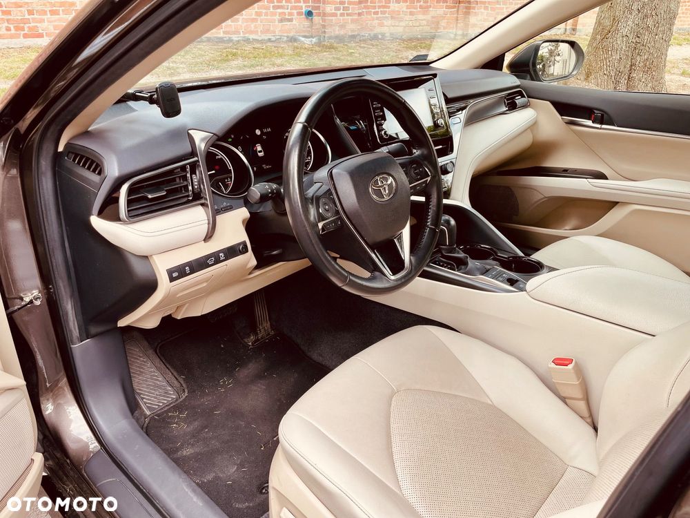 Toyota Camry 2.5 Hybrid Prestige CVT - 23
