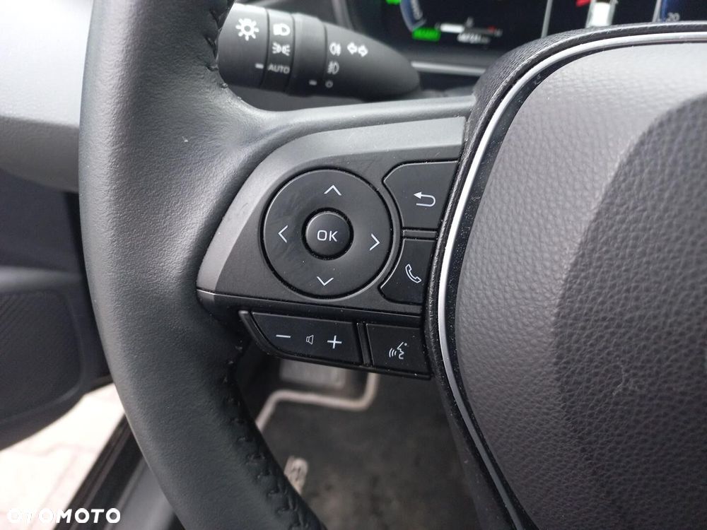 Toyota Corolla 1.8 Hybrid Style - 18