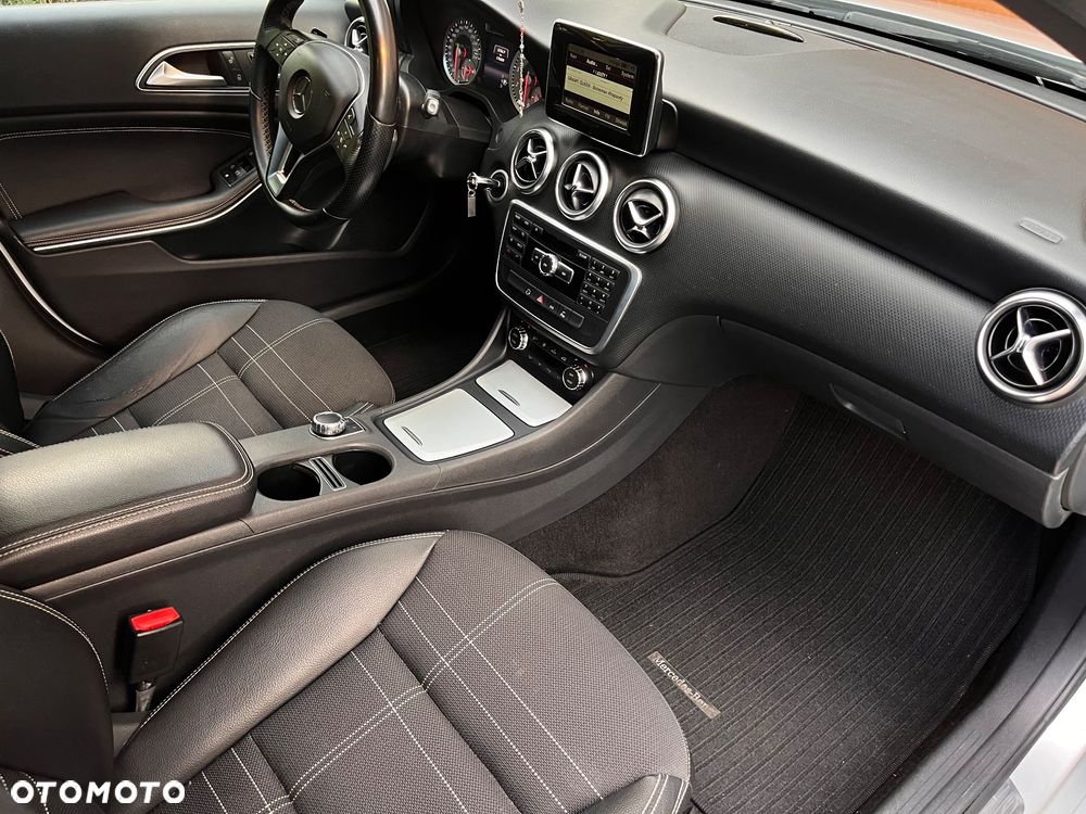 Mercedes-Benz Klasa A 250 4Matic 7G-DCT - 14