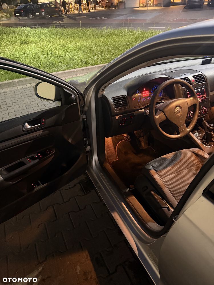 Volkswagen Jetta - 6
